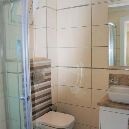 Apartman Tropical Gardens Is A 2 Bed 1st Floor Private *