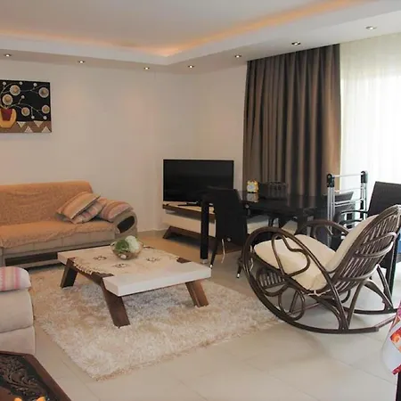 Apartman Tropical Gardens Is A 2 Bed 1st Floor Private Side