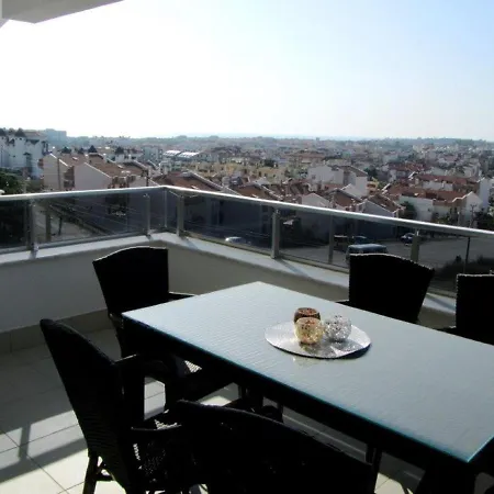 Apartman Tropical Gardens Is A 2 Bed 1st Floor Private Side