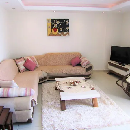 Apartman Tropical Gardens Is A 2 Bed 1st Floor Private *
